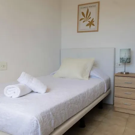 Apartment Playa Mucha Vista Apto, Parking, Piscina, Ac *