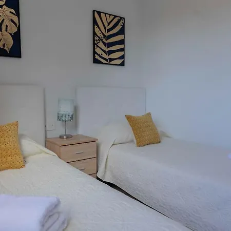 Playa Mucha Vista Apto, Parking, Piscina, Ac Apartment *